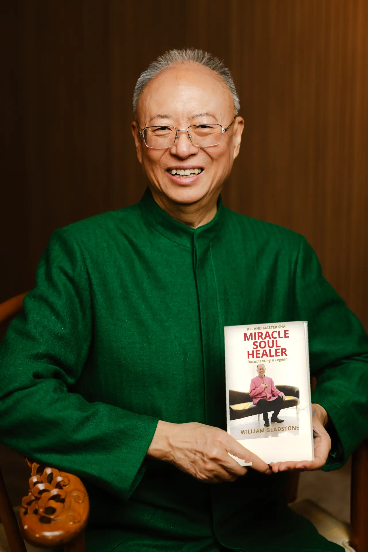 Dr. and Master Zhi Gang Sha holding Miracle Soul Healer